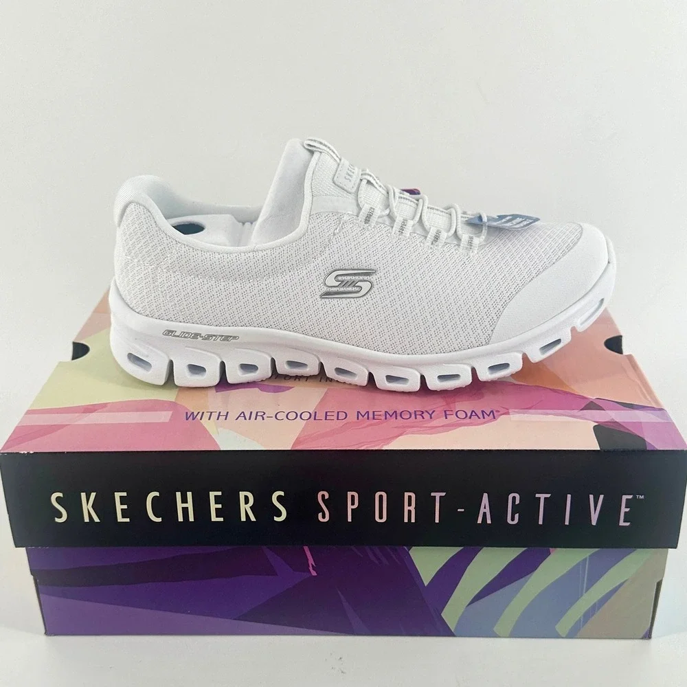 Skechers Glide-Step Resilience Womens 6.5 White Wide Fit Lightweight Sneaker NEW